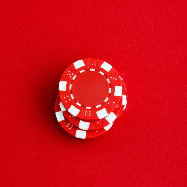 Multilingual dealer at Asia Gaming table on ronaldo4d login communicating with players in Indonesian and English